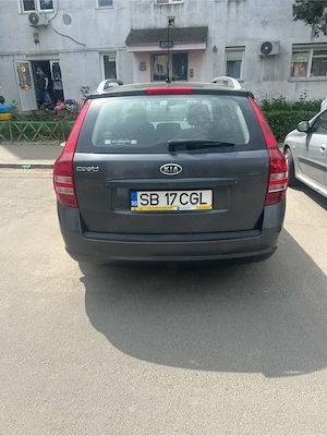 propietar in acte vind Kia ceed 2009 motor 1,4 benzina mpi 160000 km - imagine 2