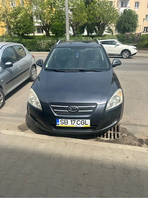 propietar in acte vind Kia ceed 2009 motor 1,4 benzina mpi 160000 km - imagine 4