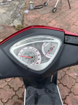 Scuter Moped YIBEN 50cc (An 2022)   Euro 5, Toate actele la zi (CIV, CoC), Stare Bună - imagine 4