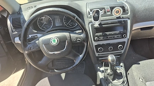 Skoda Ocatvia 2010 - imagine 2