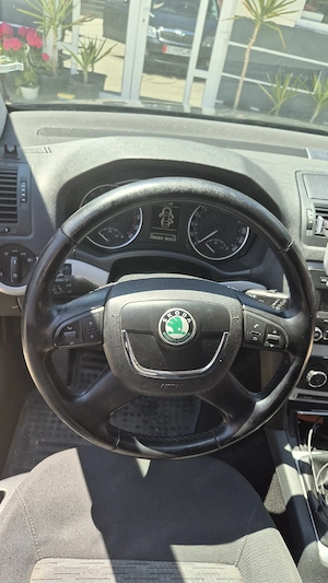 Skoda Ocatvia 2010 - imagine 5