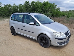 2009 Volkswagen Touran 1.9 tdi 105 cai 6 viteze 231000 km climatic (AC functional!) - imagine 5
