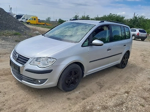 2009 Volkswagen Touran 1.9 tdi 105 cai 6 viteze 231000 km climatic (AC functional!) - imagine 4