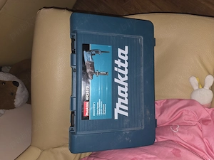Vand rotopercutor makita ca nou folosit la o singura lucrare