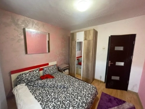 Apartament cu 2 camere, pretabil regim hotelier, Craiovita, zona Niela - imagine 4