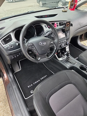 De vânzare Kia Ceed, anul 2014,cutie automată, 180mii km,masina merge și arată impecabil. Mai multe  - imagine 5