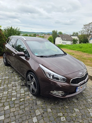 De vânzare Kia Ceed, anul 2014,cutie automată, 180mii km,masina merge și arată impecabil. Mai multe  - imagine 3