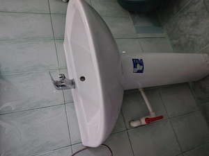 Chiuvetă cu picior din ceramică