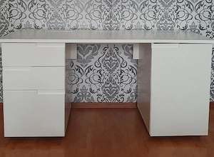 Birou Manichiură alb lucios XXXLutz (Xora)   Modificat ergonomic cu roți 