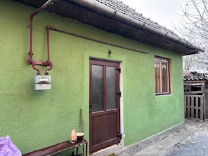 Vand casa cu 2 cam.in zona centrala comunei Cristesti
