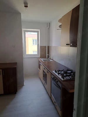 PARTICULAR. Vând Apartament 2 camere - imagine 2