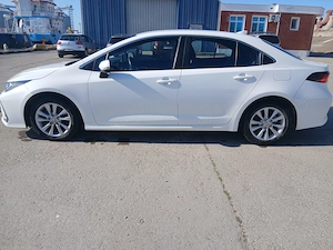 vând Toyota Corolla 2024 - imagine 3
