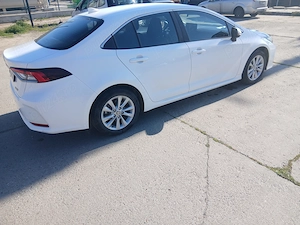vând Toyota Corolla 2024 - imagine 5