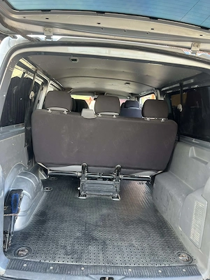 Vând Volkswagen transporter T5  - imagine 8