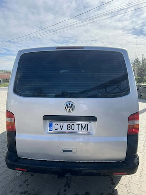Vând Volkswagen transporter T5  - imagine 6
