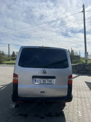 Vând Volkswagen transporter T5  - imagine 4