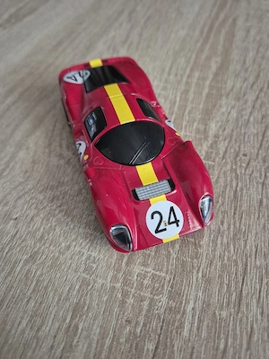 Shell Ferrari 330 P4 Bluetooth - Bburago Limited edition