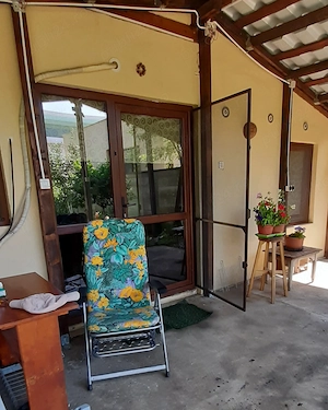 Teren și casa de vacanta cu iesire la lacul Milcov.  - imagine 9