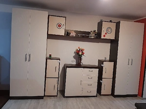 închiriez apartament  - imagine 2