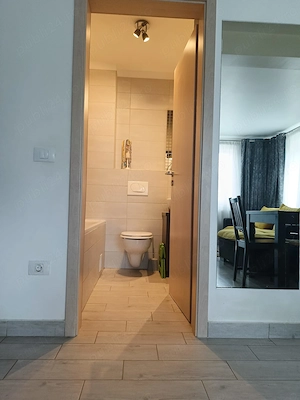 Apartament spațios și luminos - imagine 5