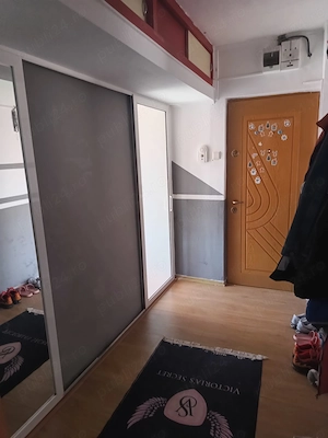 Vând apartament cu 3 camere zona ostroveni  - imagine 8