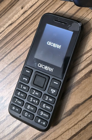 Telefon ALCATEl 1066G pentru seniori - cu taste
