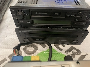 Casetofon si magazie cduri vw golf 4 bora beta  - imagine 3