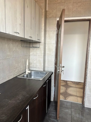 Calea Grivitei--Metrou Grivita,apartament 3 camere  nemobilat semimob A - imagine 6