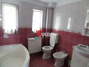 Casa individuala/Curtea amenajata cu piscină /Garaj/Zona Lipovei - imagine 20