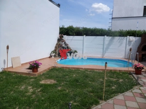 Casa individuala/Curtea amenajata cu piscină /Garaj/Zona Lipovei - imagine 7