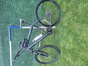 Vând bicicleta MTB,cadru L, frâne hidraulice, schimbător Shimano, roți 29.Stare bună de funcționare.