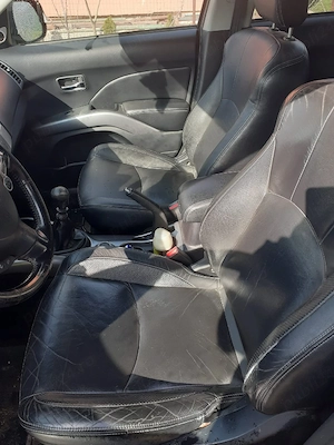 Mitsubishi outlander - imagine 3