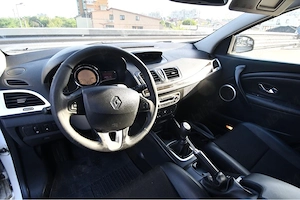 Renault Megane Break 1.5 dCi - economică, ideală pentru navetă - imagine 4