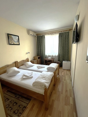 Cazare Muncitori de la 70 lei   Persoana Hotel Decebal Bistrita Strada Cuza Voda 2B - imagine 4