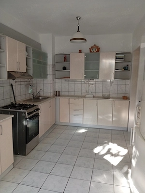 Închiriez apartament 2 camere  - imagine 4