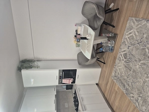 Inchiriez apartament doua camere, 5 minute metrou Dimitrie Leonida