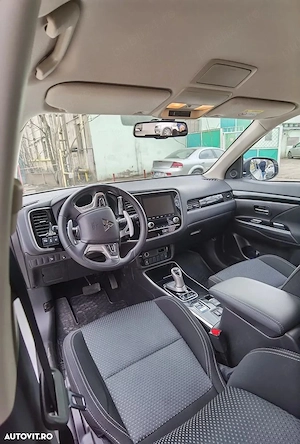 Mitsubishi Outlander Hybrid 2020 - imagine 2
