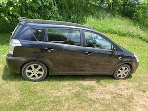 Toyota corolla verso  - imagine 2