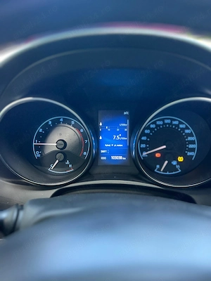 Toyota Auris 2018 1.2 benzina 116 cai - imagine 7