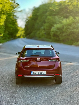 Toyota Auris 2018 1.2 benzina 116 cai - imagine 5
