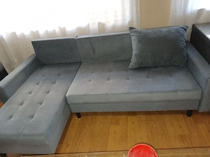 Canapea extensibila cu lada de depozitare 