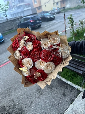Buchet inimioara satin