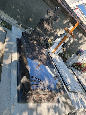 Loc de veci cimitirul Bellu  - imagine 2