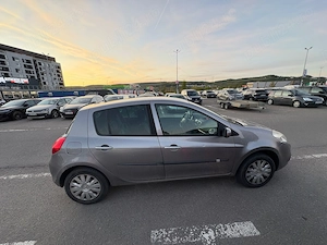 Renault Clio 3 de vânzare, anul 2011 - imagine 3