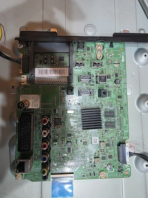 Dezmembrez tv Samsung ue58j5200