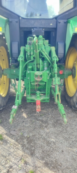 Tractor cu incarcator frontal. - imagine 2
