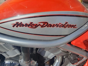Legenda nu se explică. Se pornește.   HARLEY DAVIDSON V-ROD  - imagine 2