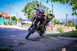 Vând Africa Twin 1000 manuala 2017 - imagine 3