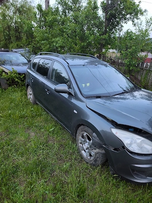 Vand Hyundai i30 1.6 CRDI 2009 break pentru dezmembrare - imagine 5