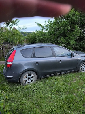 Vand Hyundai i30 1.6 CRDI 2009 break pentru dezmembrare - imagine 3
